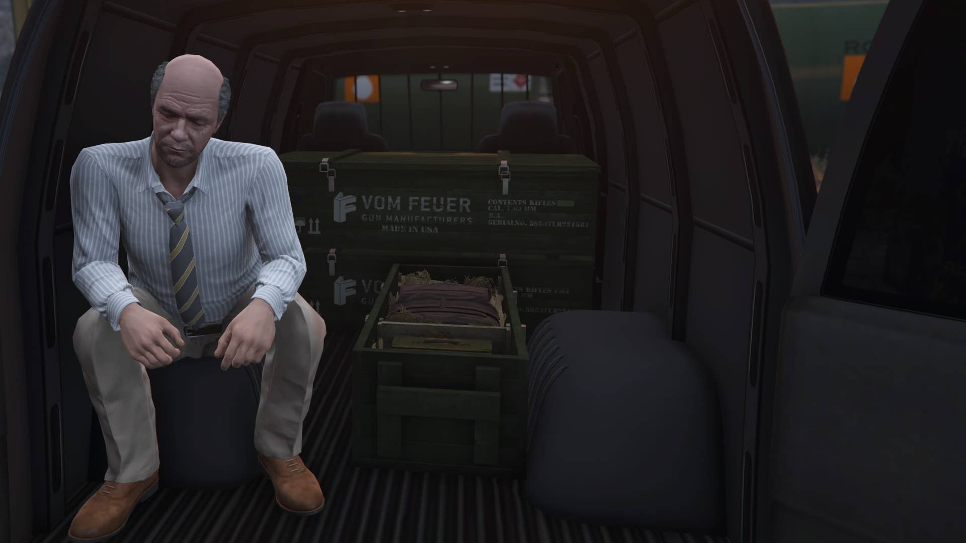 GTA Online — вид изнутри задней части Gun Van.
