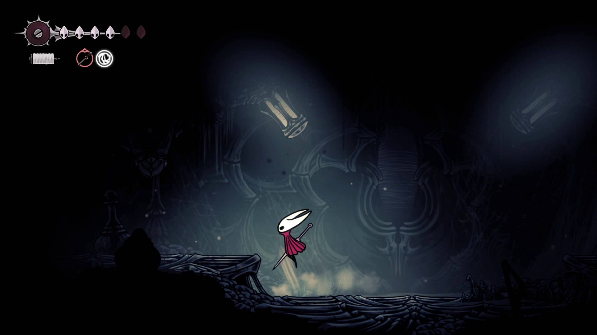 Хорнет прыгает к фонарю, который нужно уничтожить в Weavenest Atla в Hollow Knight: Silksong