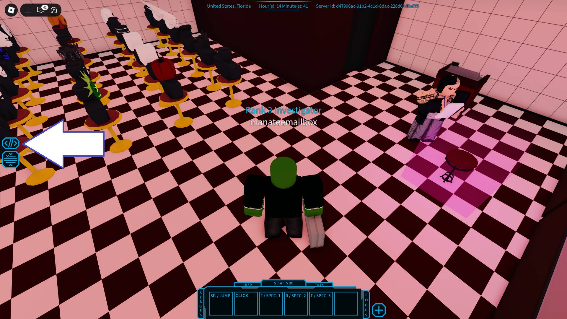 Скриншот Ro Ghoul в Roblox, показывающий кнопку кодов в игре.