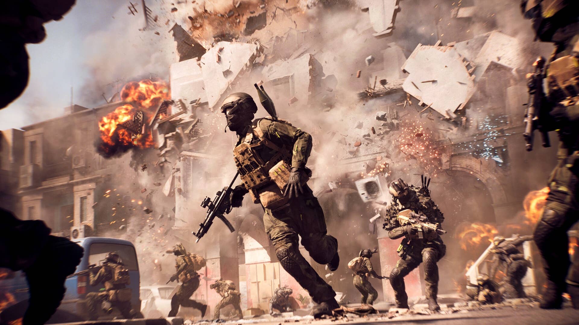 солдаты Battlefield 6 бегут от взрыва